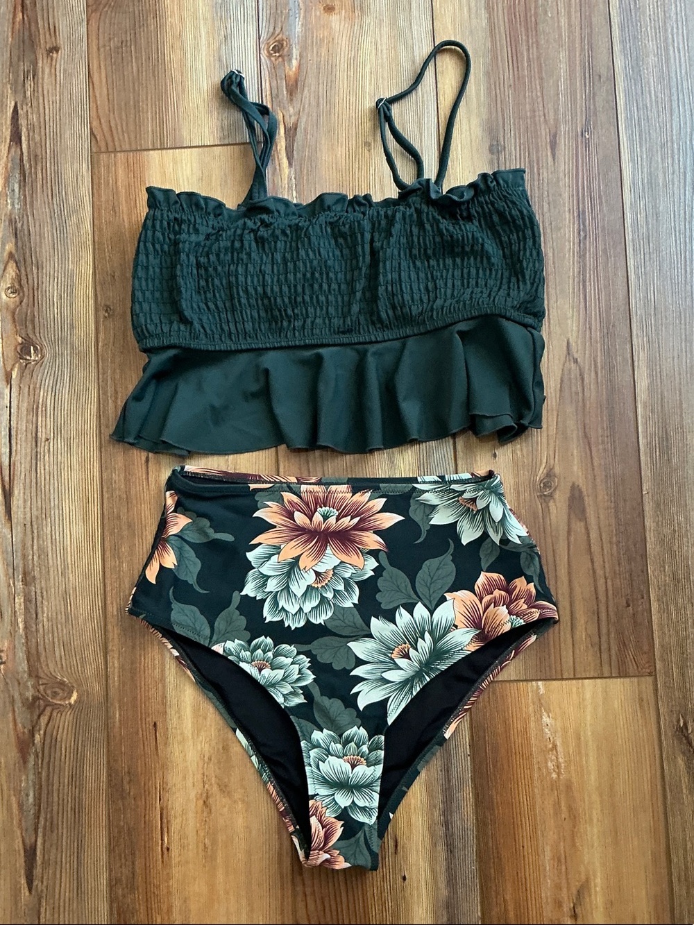 Cupshe Hunter Green Ruffle High-Waist Floral Bikini Set